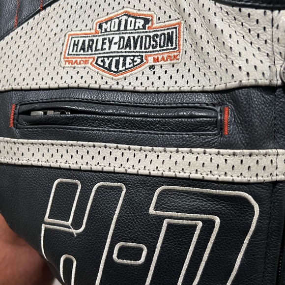 Harley Davidson Riding Vest - Picture 6 of 7